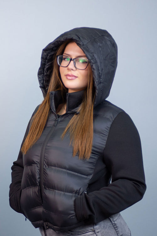 Chaqueta Deportiva Lilia Ajustada y Gorro Removible