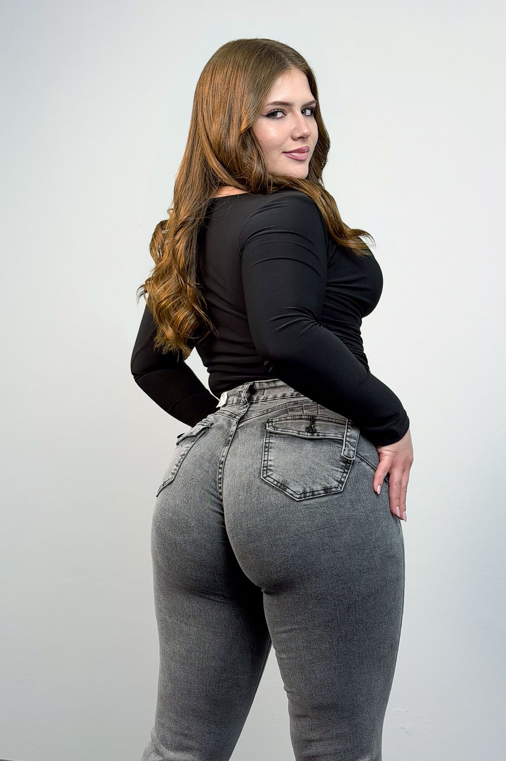Jeans Flare Budapest con Correas de Ajuste en Pretina