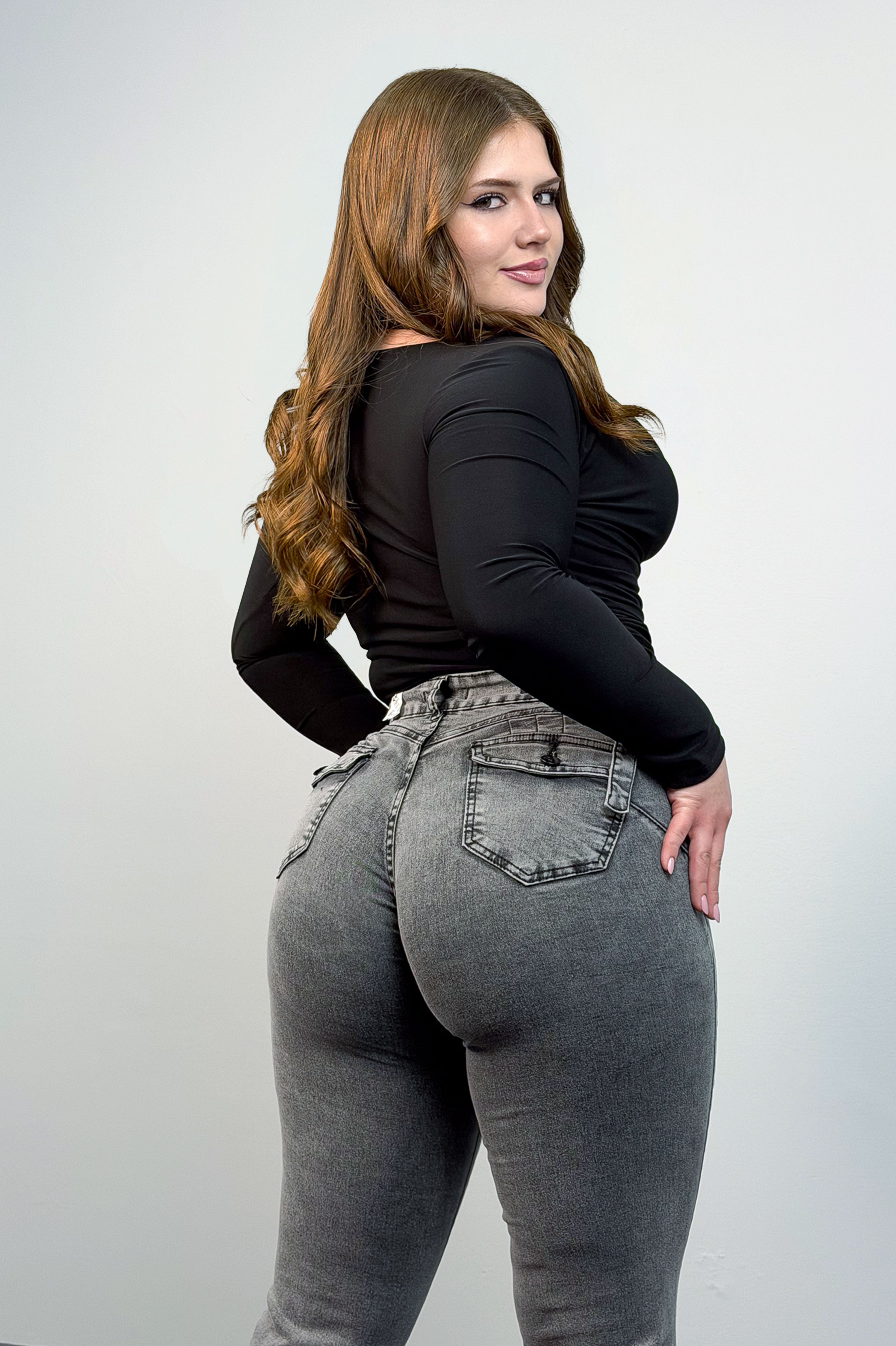 Jeans Flare Budapest con Correas de Ajuste en Pretina