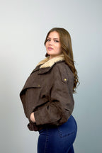 Bomber Gamuza Dalia con Cuello de Chiporro